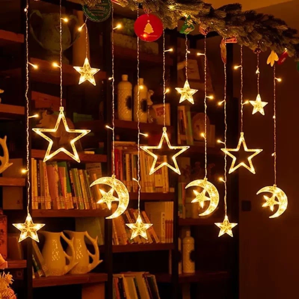 Cortina de Luz LED 3,5m Estrelas e Luas Decorativas com Controle – Iluminação Natalina - Casa Elège