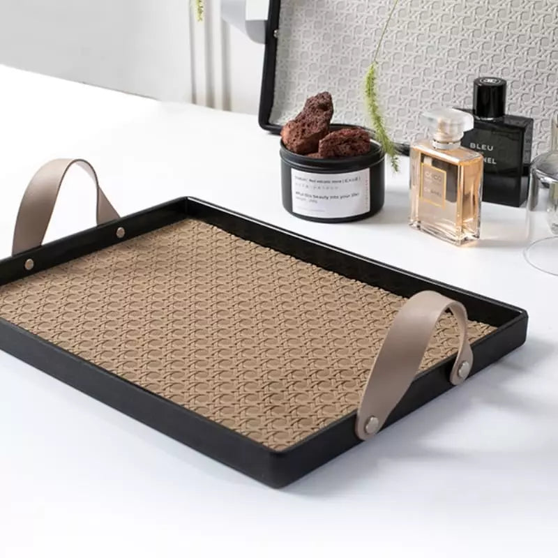 Bandeja Retangular com Alça – Organização e Estilo - Marrom (30cm x 22cm) Casa Elège