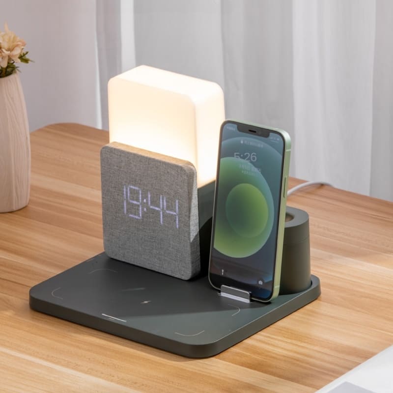 Luminária de Mesa com Carregador por Indução e Despertador - Casa Elège