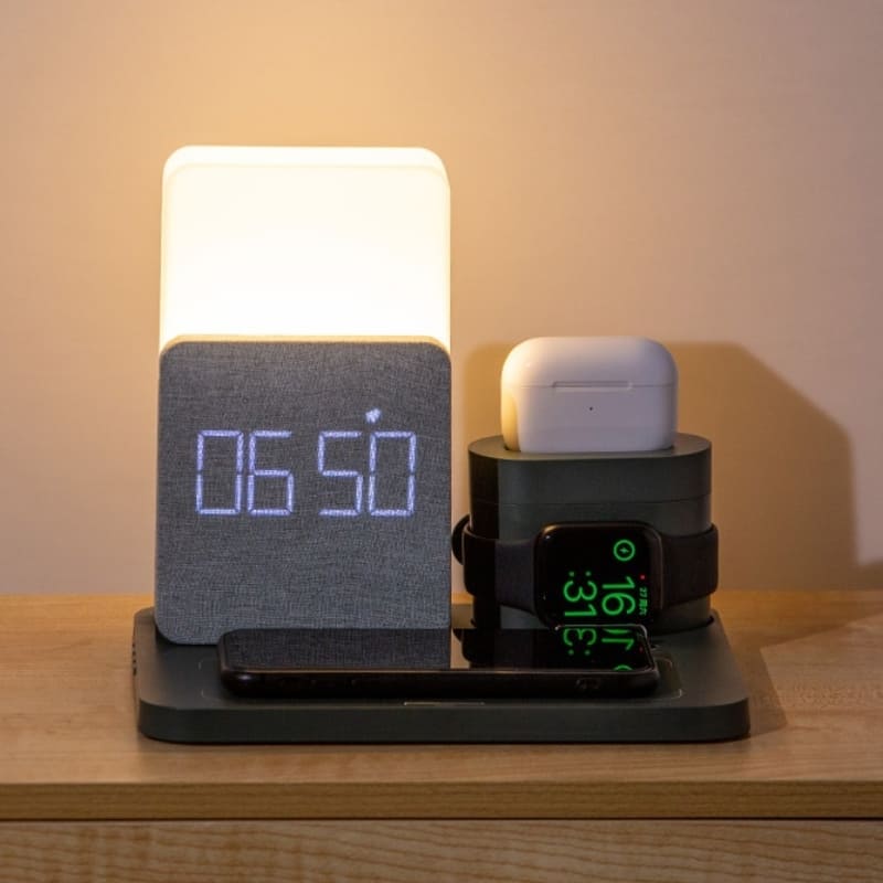 Luminária de Mesa com Carregador por Indução e Despertador - Casa Elège