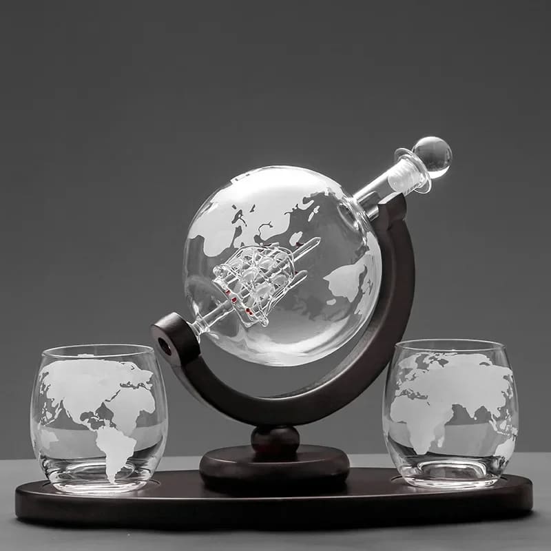 Decanter de Whisky em Vidro Globo com Navio - Kit Decanter + Base | 30% OFF Casa Elège