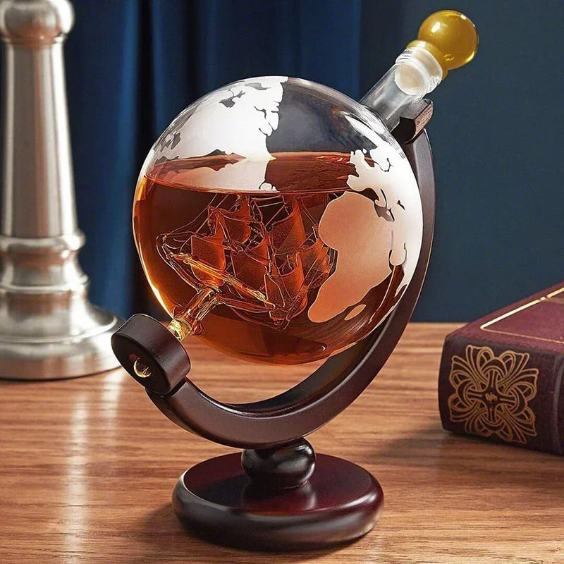 Decanter de Whisky em Vidro Globo com Navio - Decanter Globo Casa Elège