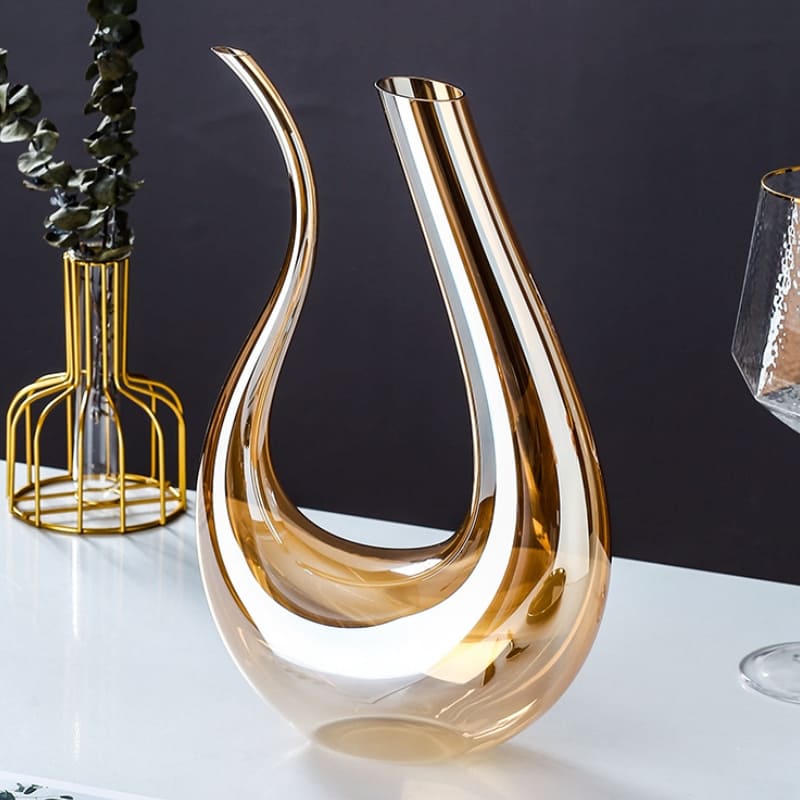 Decanter de Vidro Âmbar Formato Cisne 1500ml Elegante - Casa Elège