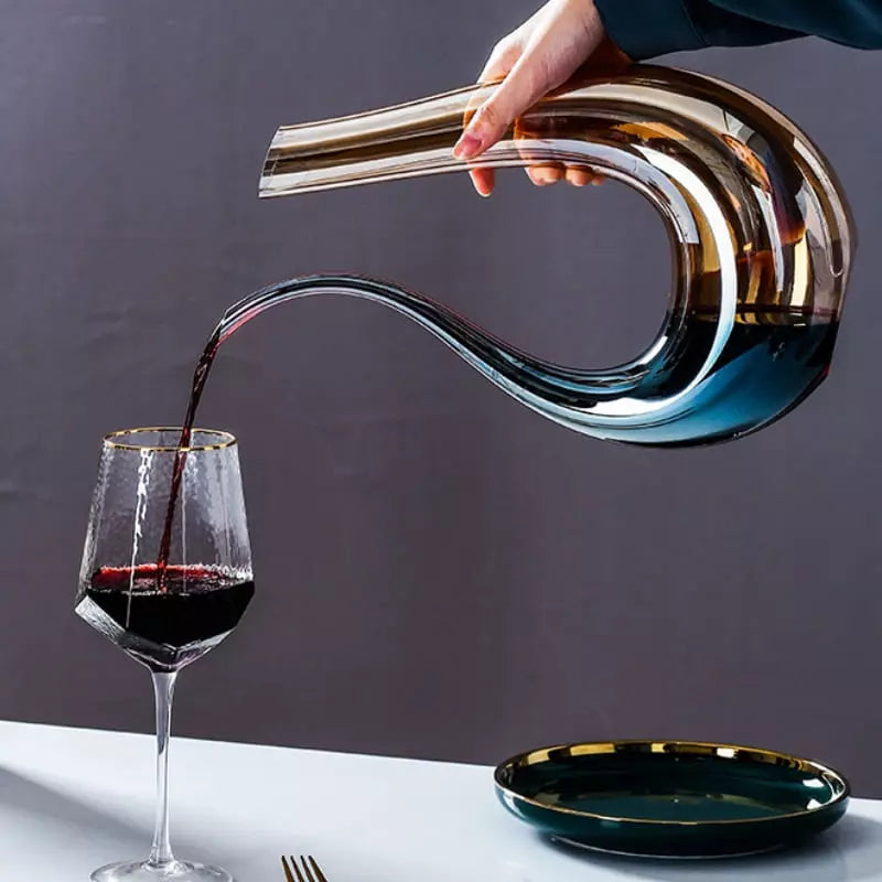 Decanter de Vidro Âmbar Formato Cisne 1500ml Elegante - Casa Elège