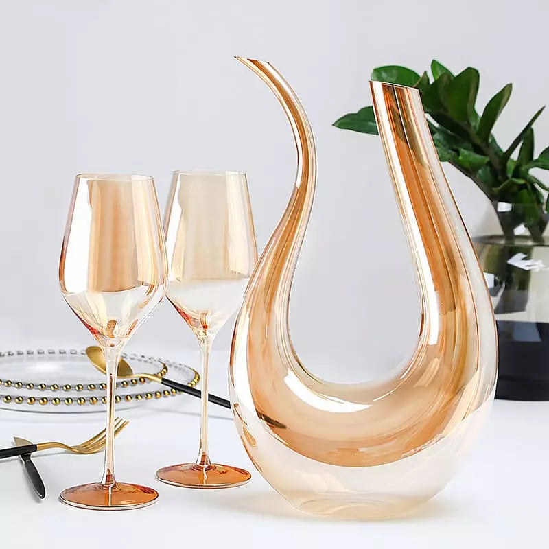 Decanter de Vidro Âmbar Formato Cisne 1500ml Elegante - Casa Elège