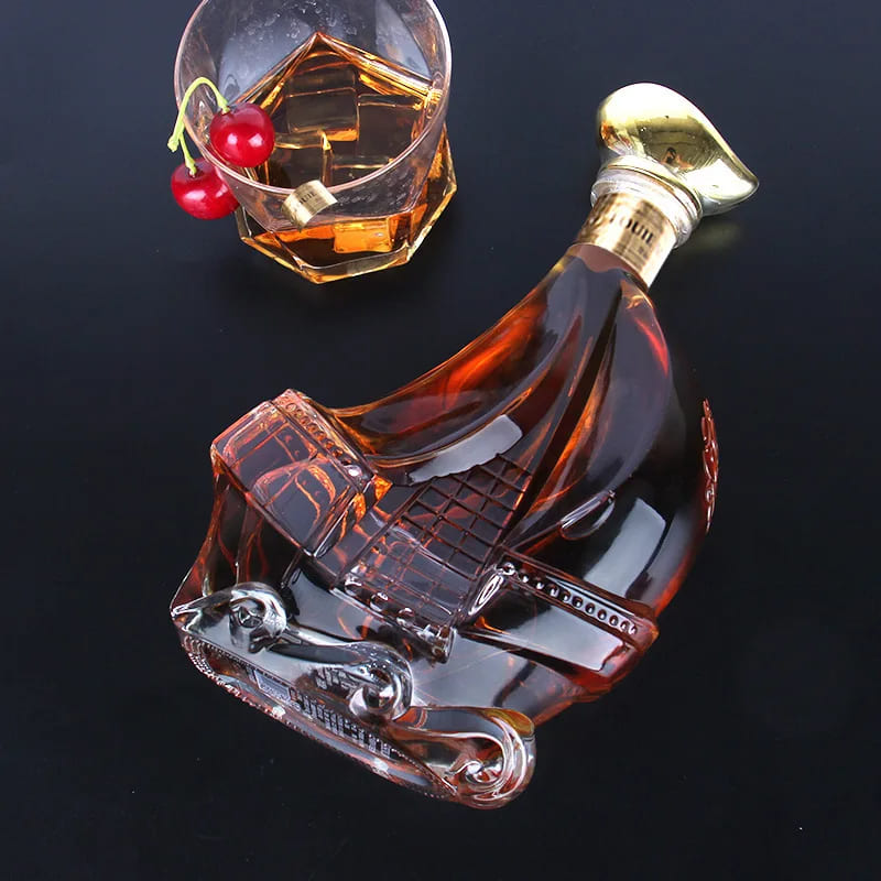Decanter de Vidro Formato Caravela Para Vinho e Whisky - Casa Elège