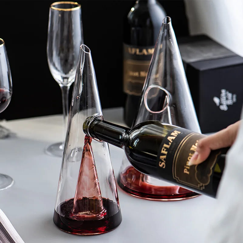 Decanter de Vidro Pirâmide para Vinho e Whisky 750ml - Casa Elège