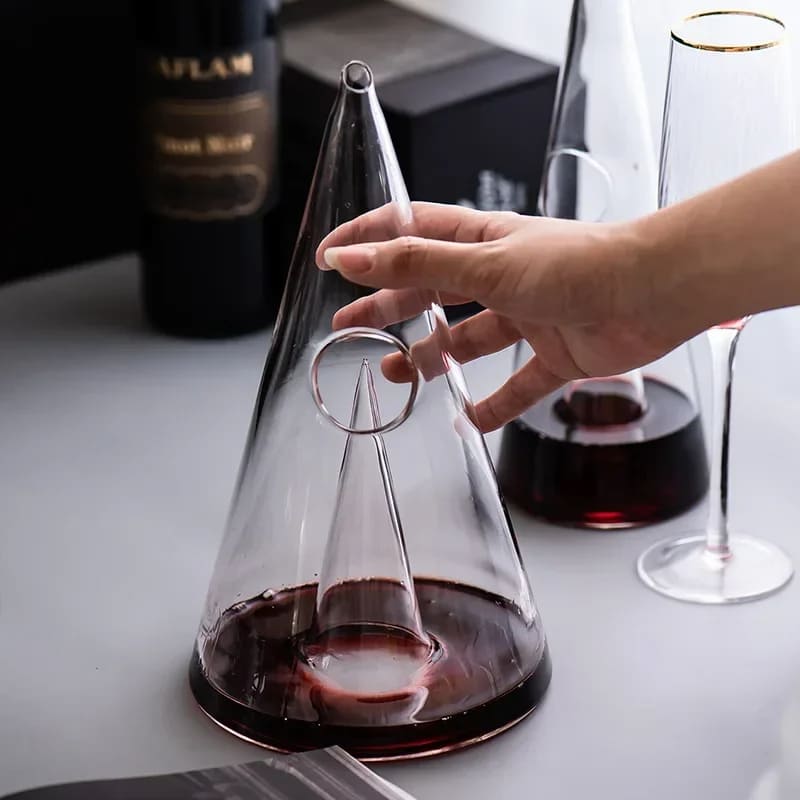 Decanter de Vidro Pirâmide para Vinho e Whisky 750ml - Casa Elège