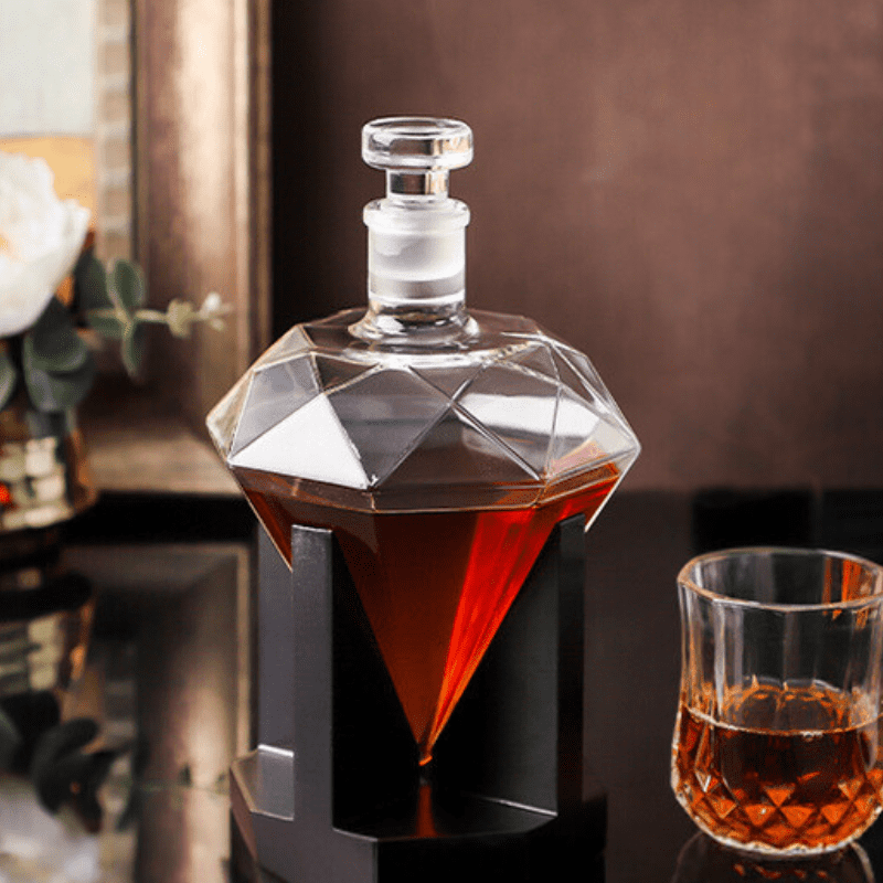 Decanter de Vidro Formato Diamante para Vinho e Whisky - Casa Elège