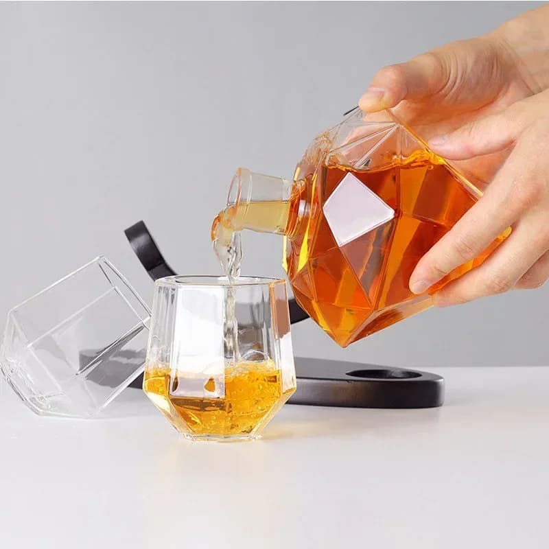 Decanter de Vidro Formato Diamante para Vinho e Whisky - Casa Elège