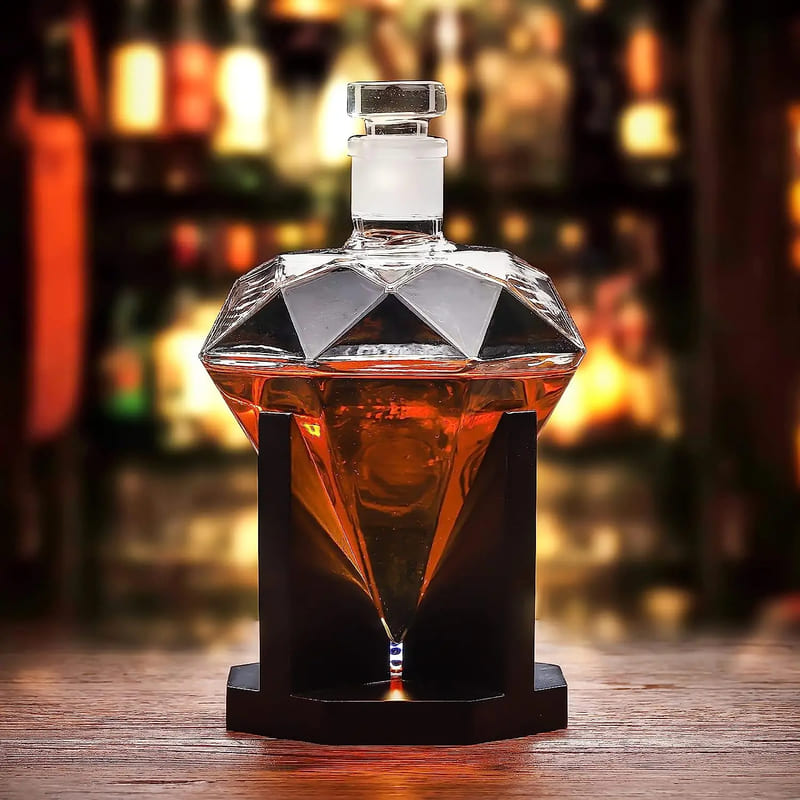 Decanter de Vidro Formato Diamante para Vinho e Whisky - Casa Elège