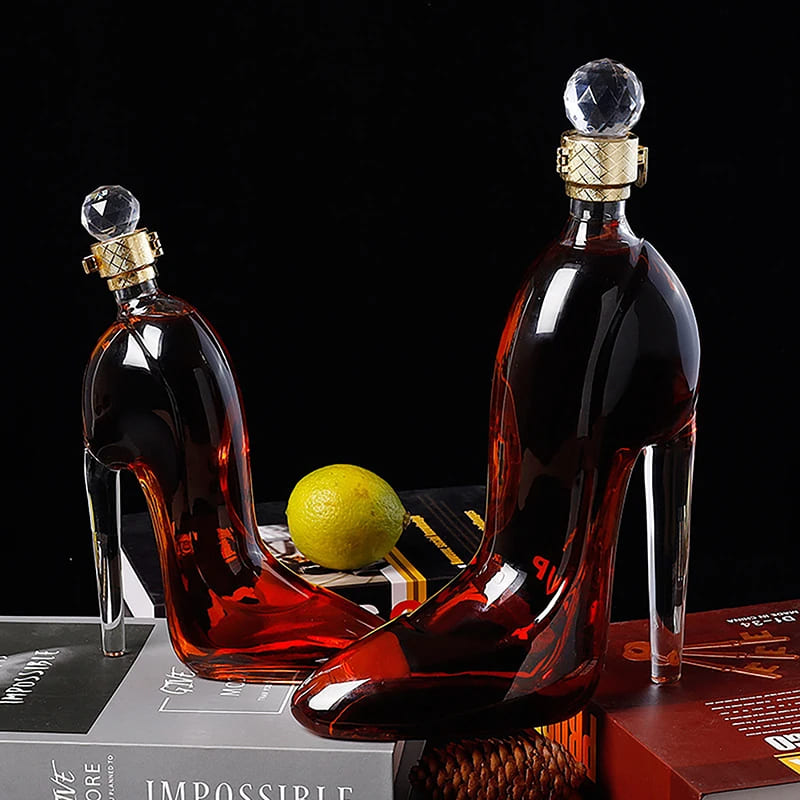 Decanter em Vidro Formato Sapato para Vinho e Whisky - Casa Elège