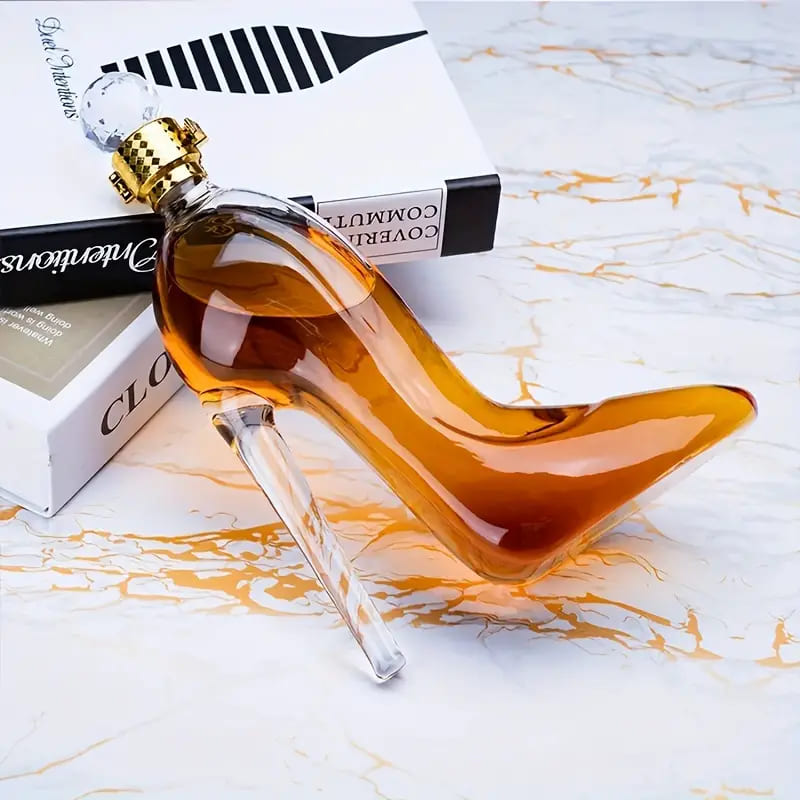 Decanter em Vidro Formato Sapato para Vinho e Whisky - Casa Elège