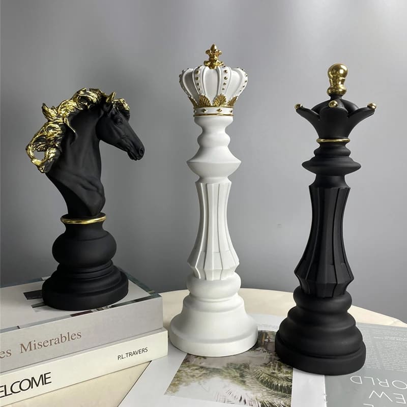 Estátua De Resina Peças De Xadrez Moderna Para Mesa - Casa Elège