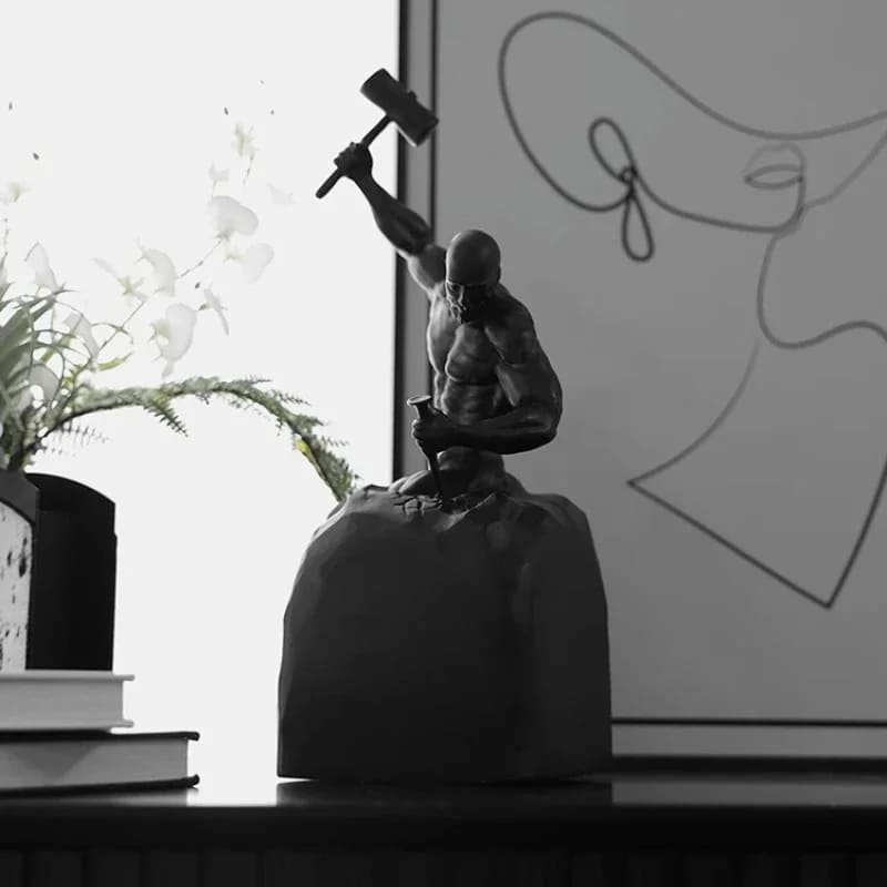 Escultura Em Resina Homem Esculpindo Minimalista Para Sala - Casa Elège