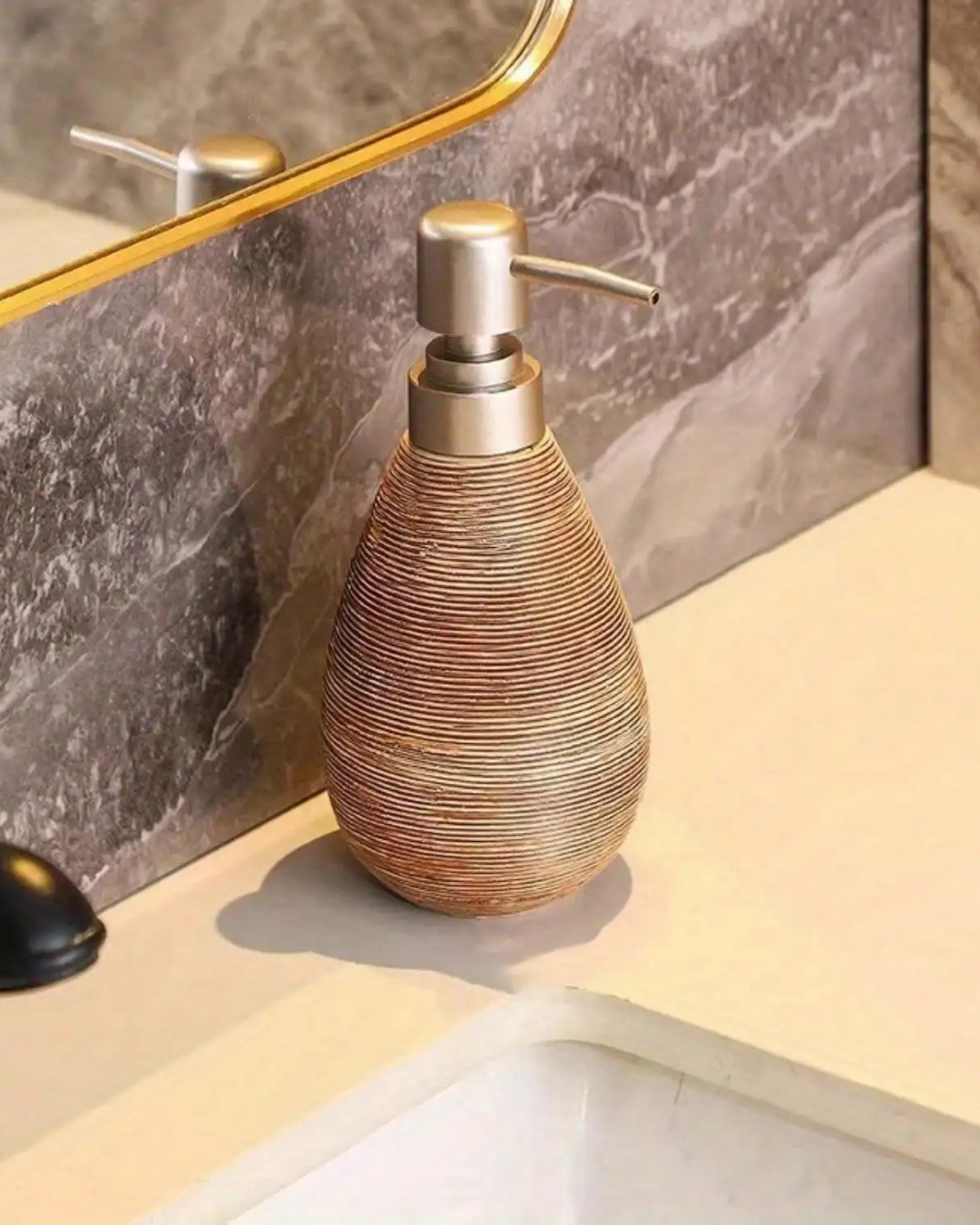 Dispenser de Sabonete em Cerâmica Estilo Retrô com Bomba - Marrom Baixo Casa Elège