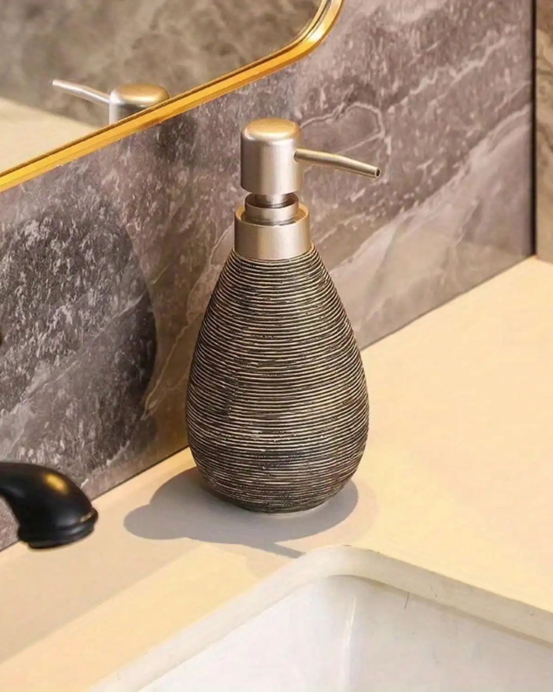 Dispenser de Sabonete em Cerâmica Estilo Retrô com Bomba - Preto Baixo Casa Elège