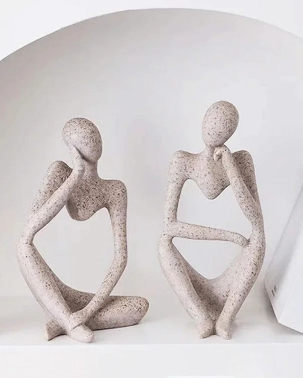 Escultura O Pensador Abstrato Cor Areia Para Escritório e Sala - Casa Elège