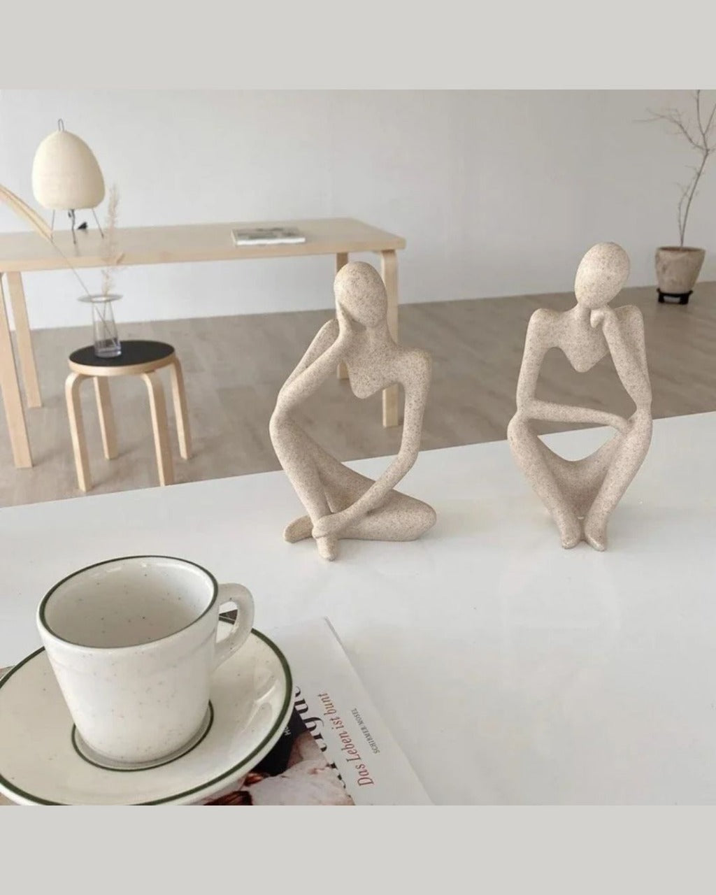 Escultura O Pensador Abstrato Cor Areia Para Escritório e Sala - Casa Elège