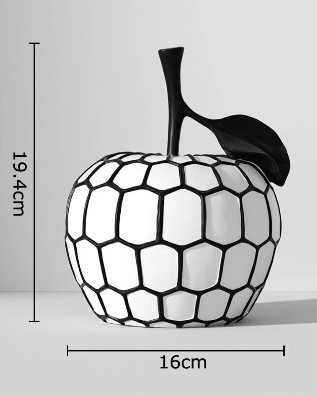 Estátua de Frutas em Resina Preta e Branca Minimalista - Maça Casa Elège