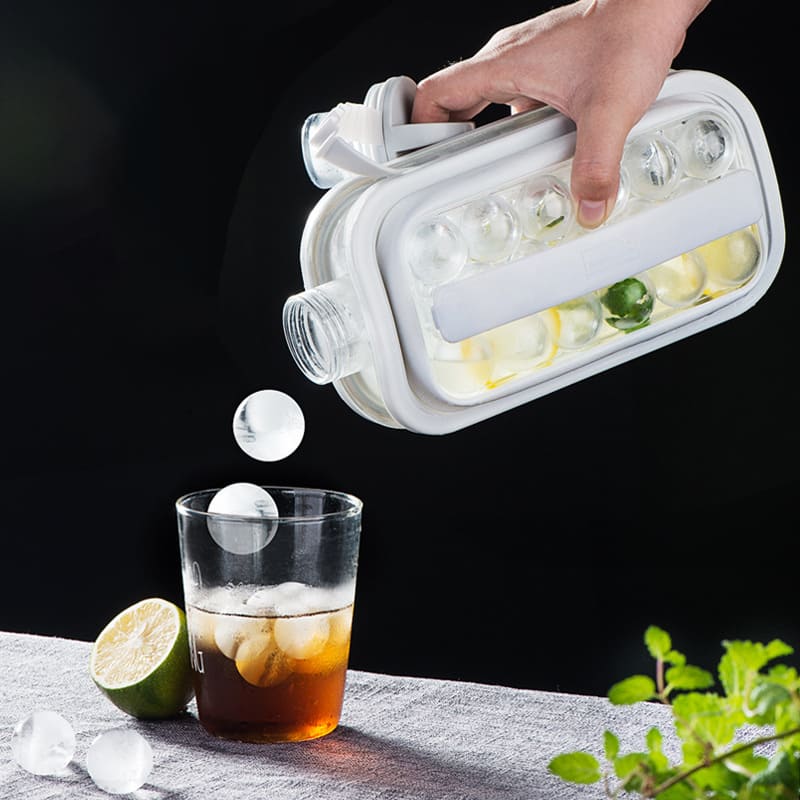 Garrafa De Água Com Forma De Gelo Esférica Reutilizável - Casa Elège