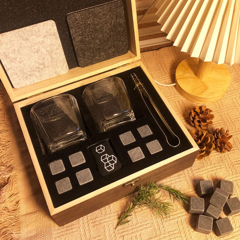 Kit Whisky com Copos e Cubos de Granito Reutilizáveis - Casa Elège