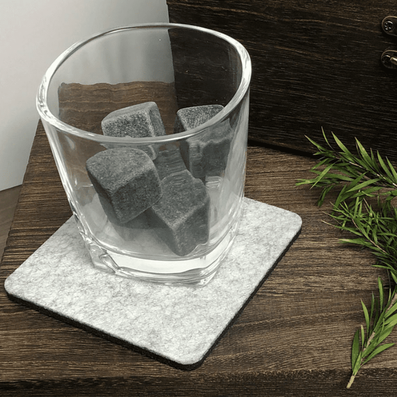 Kit Whisky com Copos e Cubos de Granito Reutilizáveis - Casa Elège