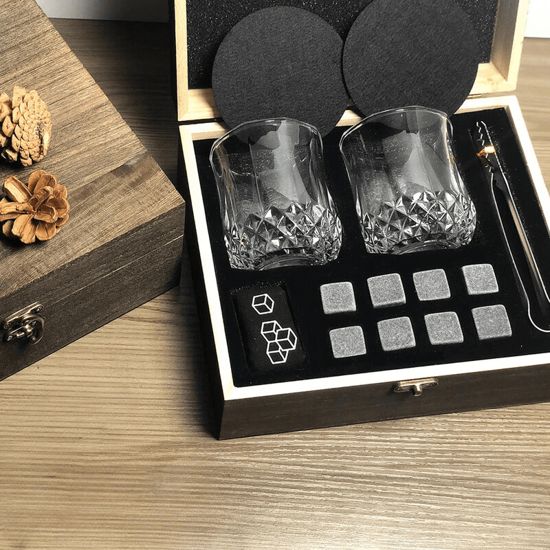 Kit Whisky com Copos e Cubos de Granito Reutilizáveis - Casa Elège