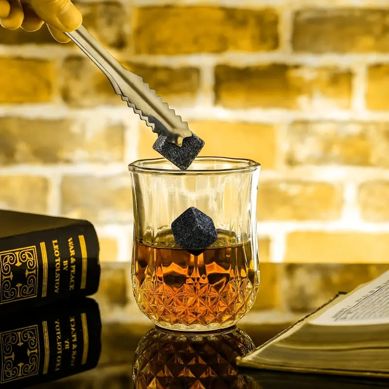 Kit Whisky com Copos e Cubos de Granito Reutilizáveis - Casa Elège