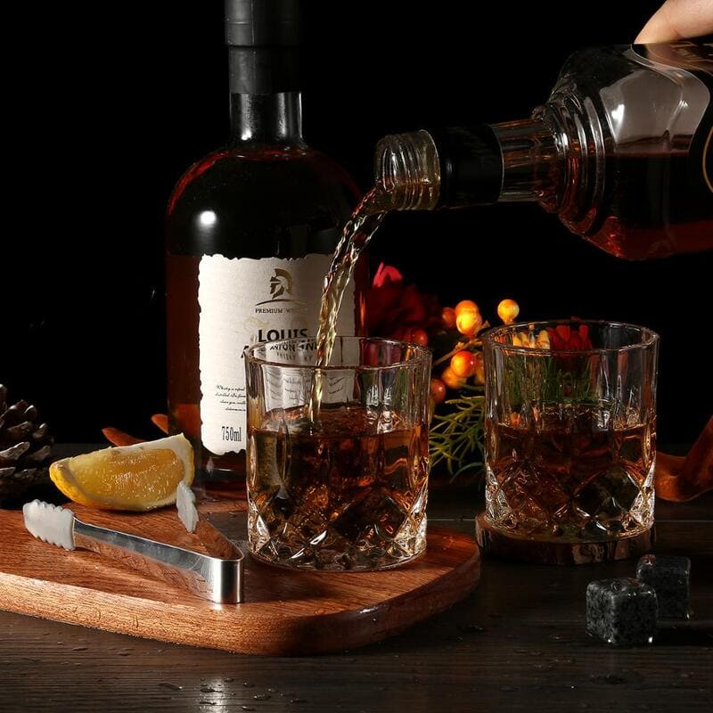 Kit Whisky com Copos e Cubos de Granito Reutilizáveis - Casa Elège