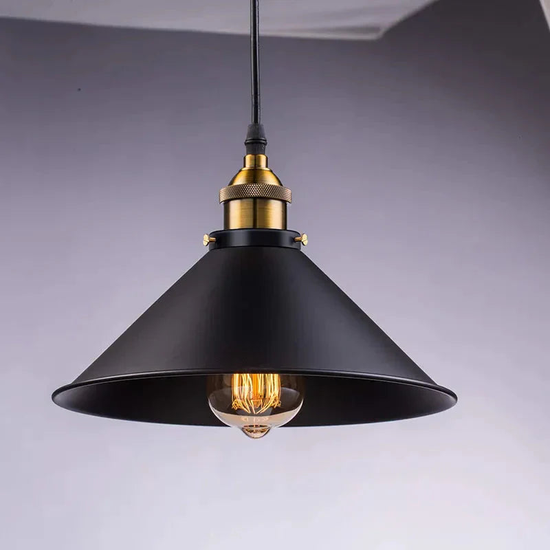 Luminária Pendente em Metal Vintage para Cozinha e Sala - Preto e Dourado 01 Unidade Casa Elège