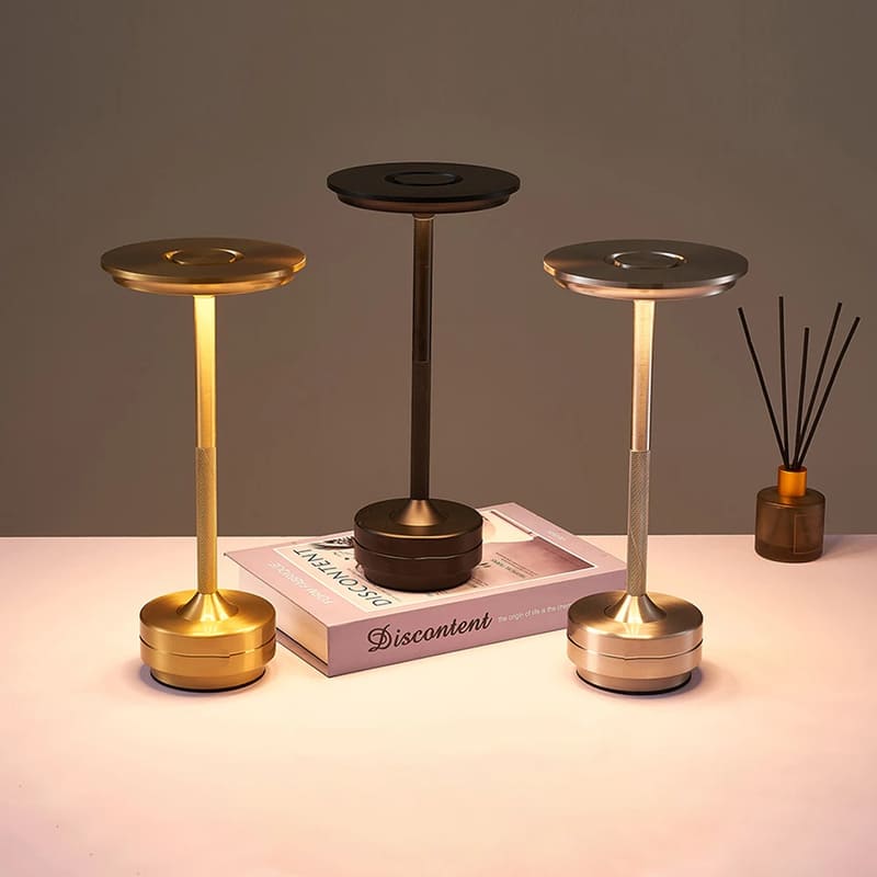 Luminária De Mesa LED Sem Fio Recarregável Em Metal - Casa Elège