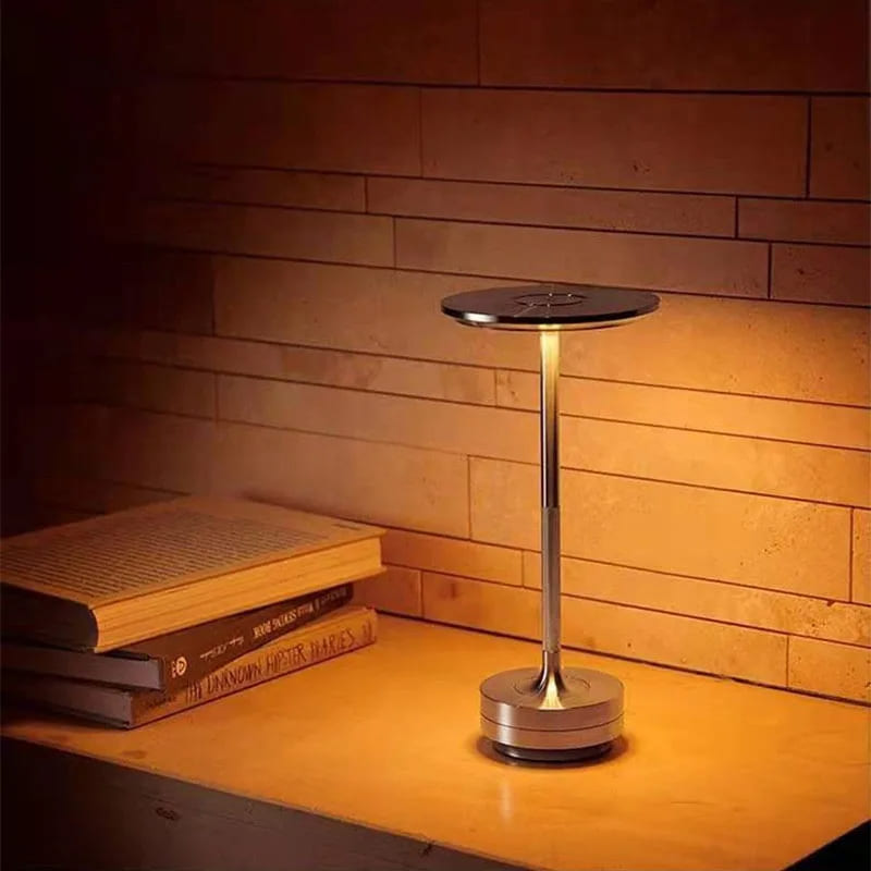 Luminária De Mesa LED Sem Fio Recarregável Em Metal - Casa Elège