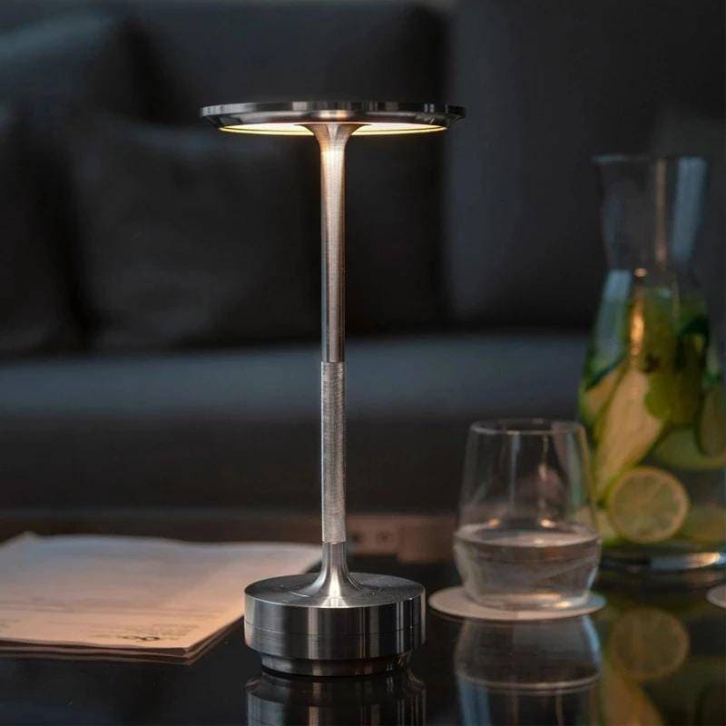 Luminária De Mesa LED Sem Fio Recarregável Em Metal - Prata Casa Elège