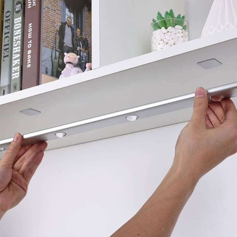 Luminária de LED Magnética com Sensor de Movimento Compacta - Casa Elège