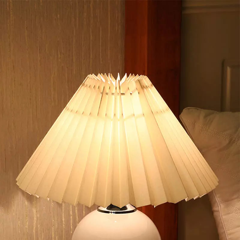 Luminária de Mesa USB com Dimmer e Luz Quente Minimalista - Casa Elège