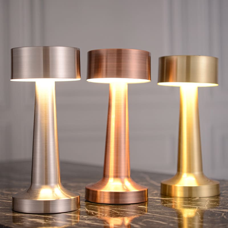 Luminária De Mesa LED Recarregável Retrô Com Dimmer - Casa Elège