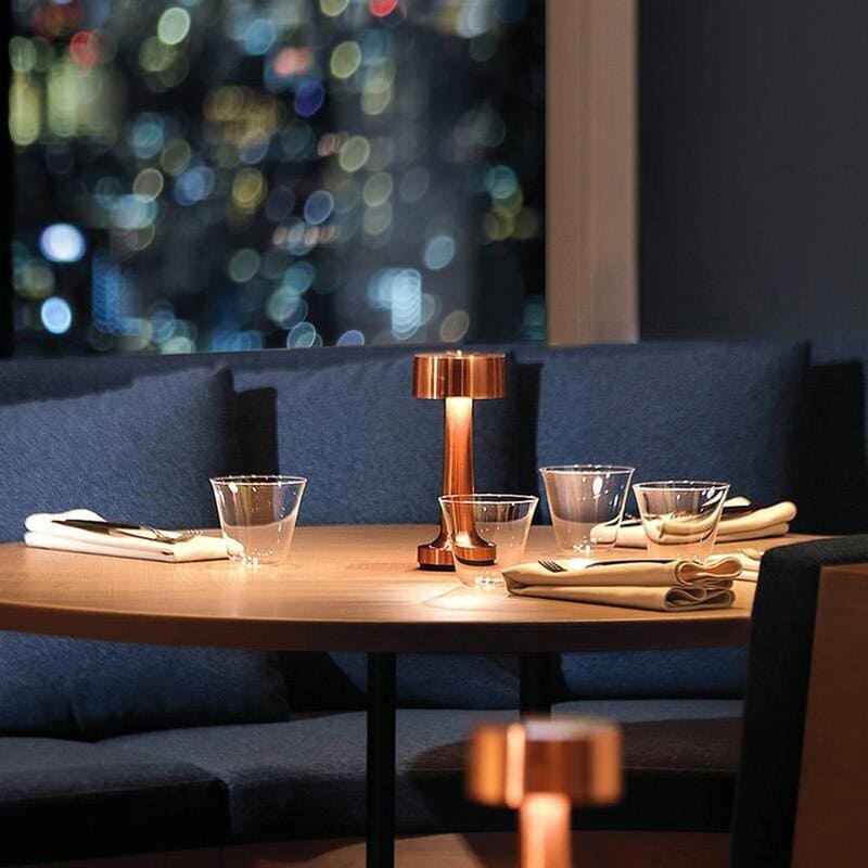 Luminária De Mesa LED Recarregável Retrô Com Dimmer - Casa Elège