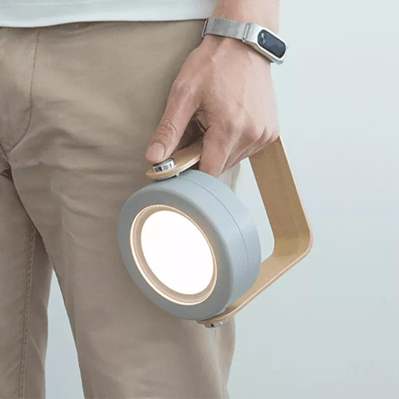 Luminária de Mesa LED com Alça Giro 360 Graus Ajustável - Casa Elège