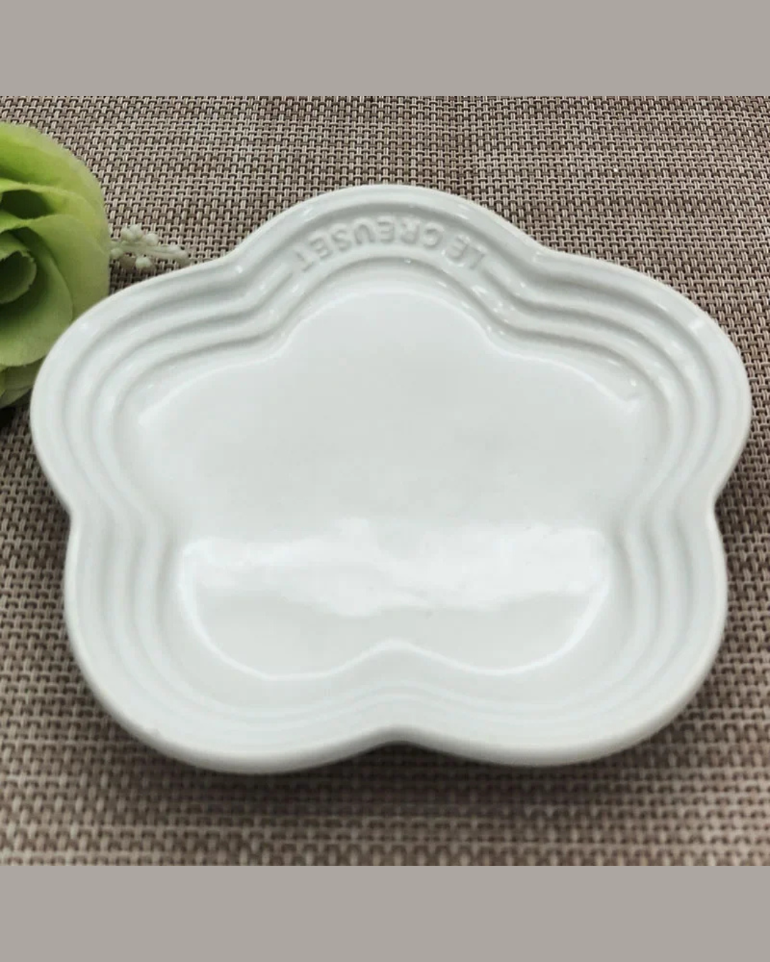 Prato Pequeno de Cerâmica Flor de Ameixa 14cm Francês - Branco 14 cm Casa Elège