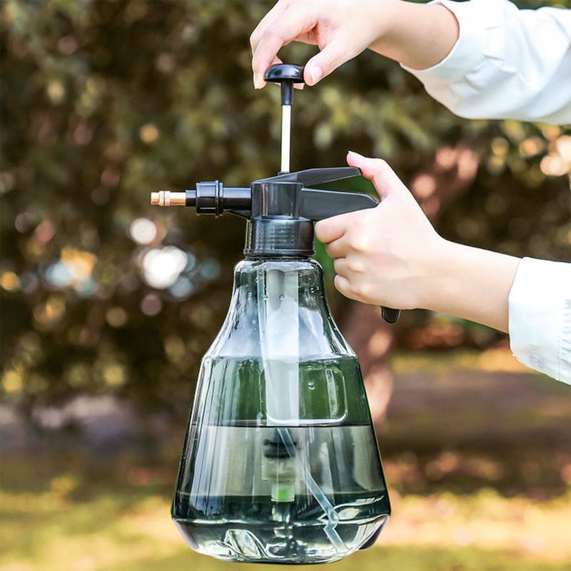 Pulverizador de Pressão 2L com Bico Ajustável Ergonômico - Casa Elège
