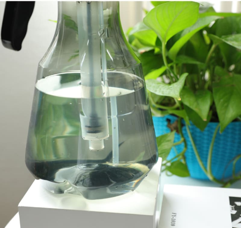 Pulverizador de Pressão 2L com Bico Ajustável Ergonômico - Casa Elège