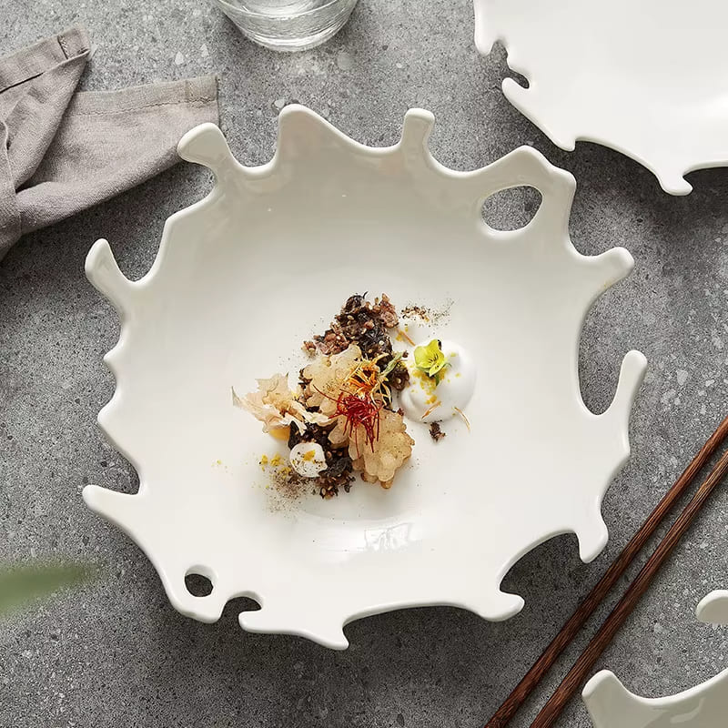 Saladeira de Cerâmica Irregular para Mesa Posta Sofisticada - Casa Elège